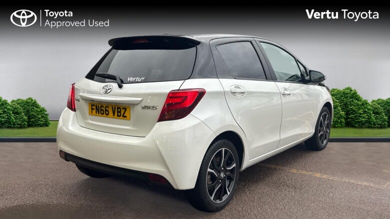 Toyota Yaris 1.33 VVT-i Design 5dr Petrol Hatchback